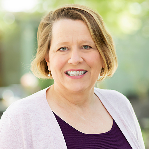 Tricia Wright headshot