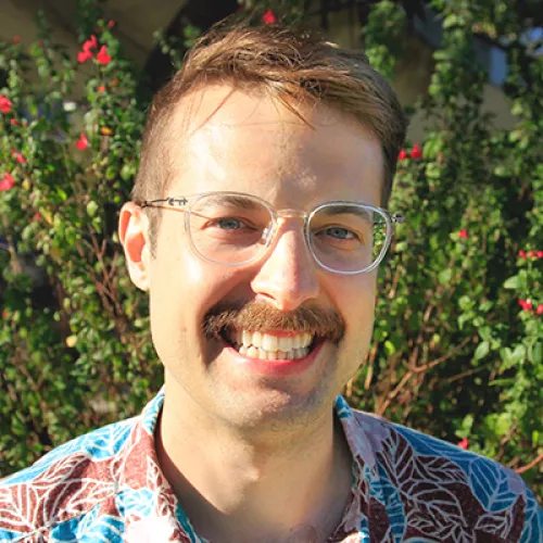 Alex Logan headshot